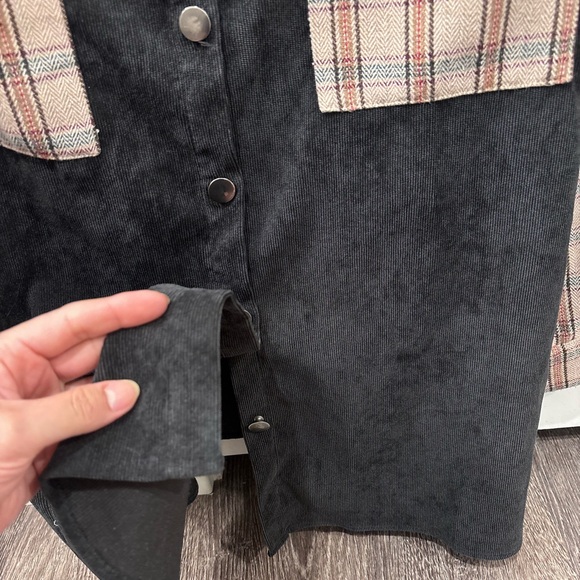 Plaid Sleeve Black Corduroy Button Down Shaket (MED) Button up - Picture 4 of 9